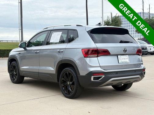 Pyrite Silver Metallic 2022 Volkswagen Taos 1.5T SE Panoramic Sunroof Package