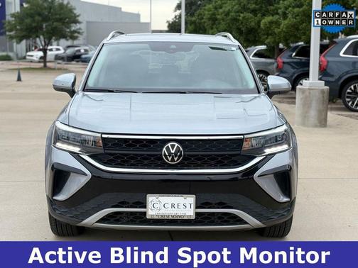 Pyrite Silver Metallic 2022 Volkswagen Taos 1.5T SE Panoramic Sunroof Package