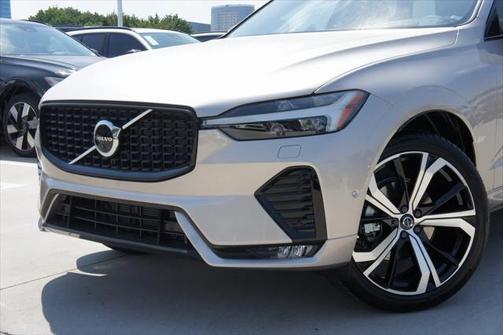 2025 Volvo XC60 B5 Ultra