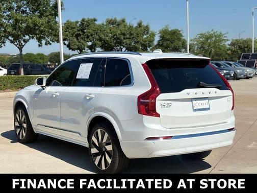 Crystal White Metallic 2023 Volvo XC90 Recharge Plug-In Hybrid Ultimate