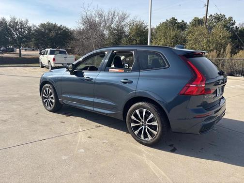 2025 Volvo XC60 B5 AWD