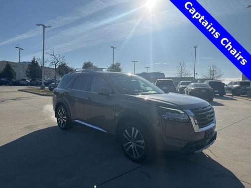 2023 Nissan Pathfinder Platinum