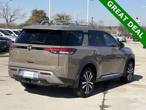 2023 Nissan Pathfinder Platinum
