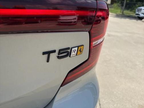 2021 Volvo S60 T5 R-Design