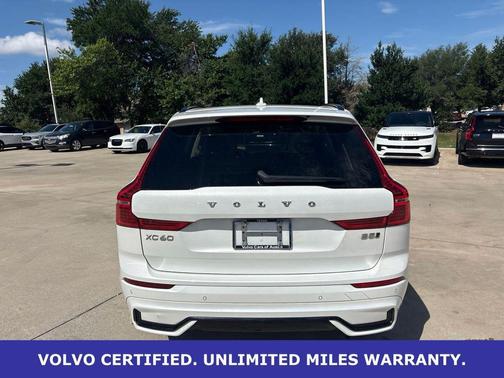 Crystal White Metallic 2024 Volvo XC60 B5 Plus Dark Theme