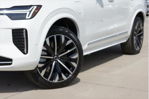 2025 Volvo XC90 Plug-In Hybrid T8 (2025.5) Plus 7-Seater