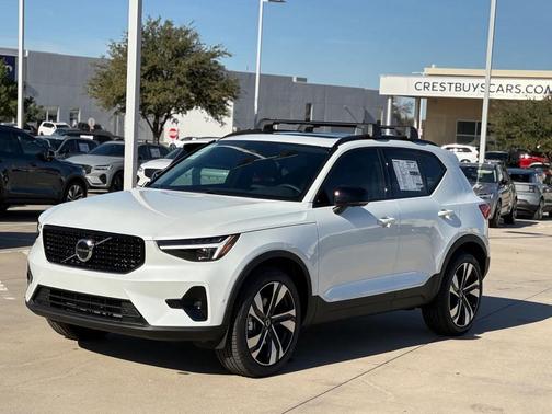 2026 Volvo XC40 B5 Ultra