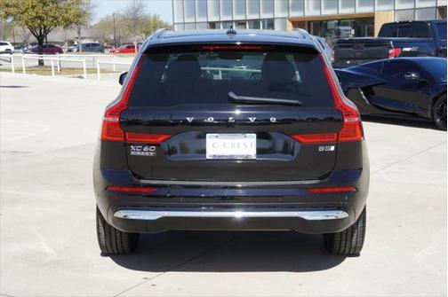2023 Volvo XC60 B5 Ultimate Bright Theme