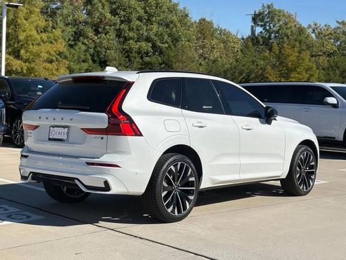 2026 Volvo XC60 B5 Ultra