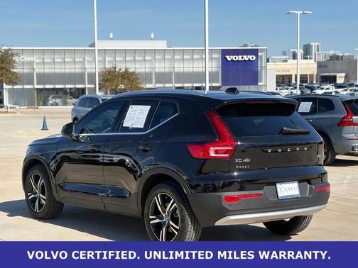 2025 Volvo XC40 B5 AWD