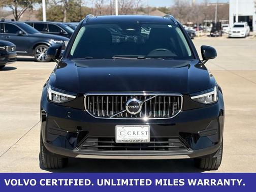 2025 Volvo XC40 B5 AWD