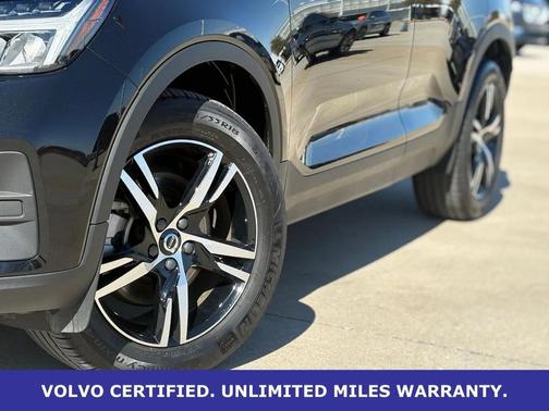 2025 Volvo XC40 B5 AWD