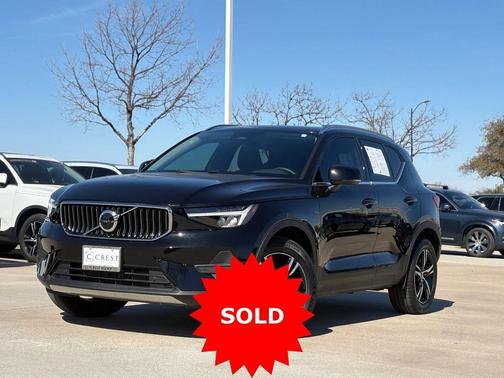 Onyx Black Metallic 2025 Volvo XC40 B5 AWD