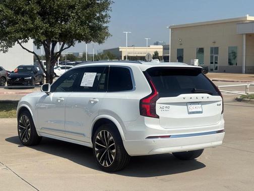 2025 Volvo XC90 B6 Plus 7-Seater