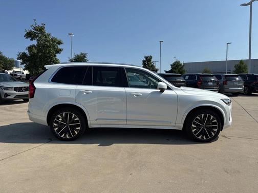 2025 Volvo XC90 B6 Plus 7-Seater
