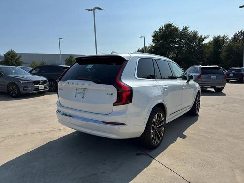 2025 Volvo XC90 B6 Plus 7-Seater