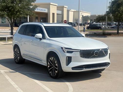 2025 Volvo XC90 B6 Plus 7-Seater