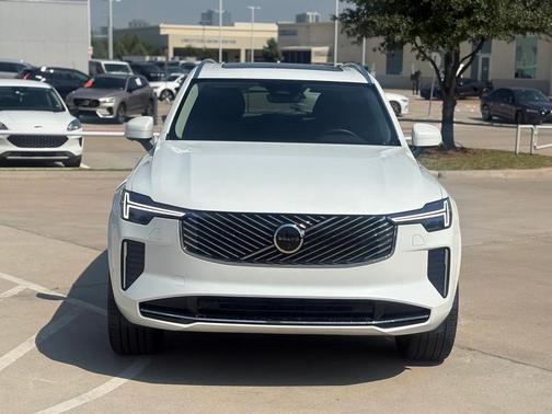 2025 Volvo XC90 B6 Plus 7-Seater