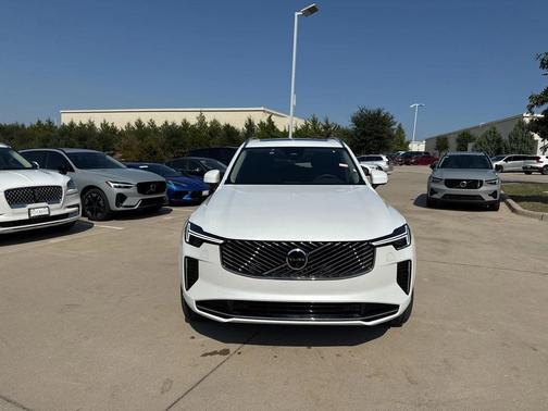2025 Volvo XC90 B6 Plus 7-Seater