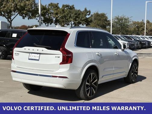 2024 Volvo XC90 B5 Plus