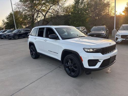 2023 Jeep Grand Cherokee Altitude