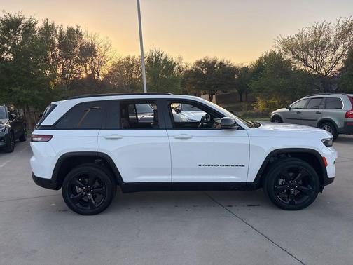 2023 Jeep Grand Cherokee Altitude