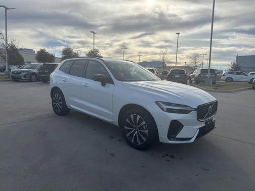 2025 Volvo XC60 B5 Plus