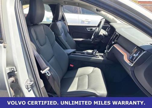Vapour Grey Metallic 2025 Volvo S60 B5 Plus