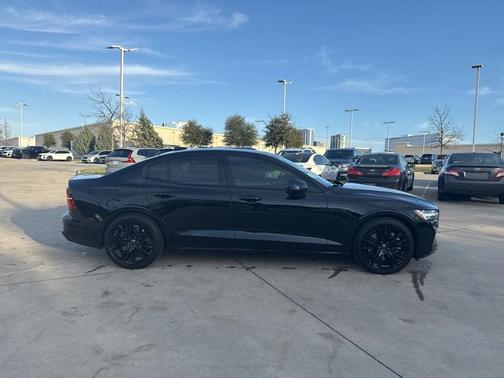 2023 Volvo S60 Recharge Plug-In Hybrid T8 Plus Black Edition