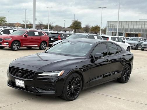 2023 Volvo S60 Recharge Plug-In Hybrid T8 Plus Black Edition