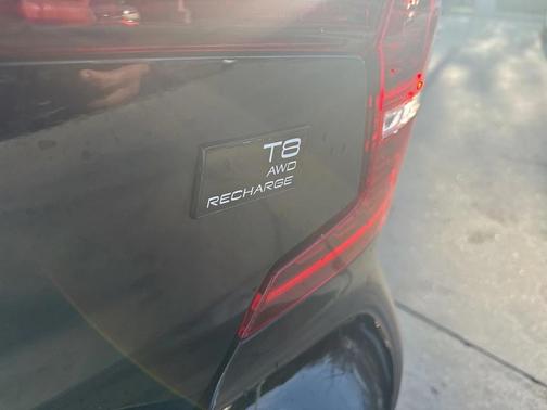 2023 Volvo S60 Recharge Plug-In Hybrid T8 Plus Black Edition
