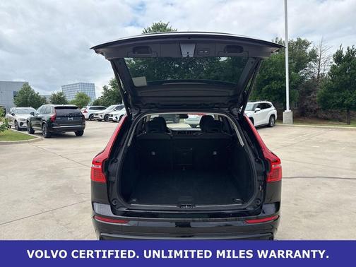 Onyx Black Metallic 2025 Volvo XC60 B5 Plus