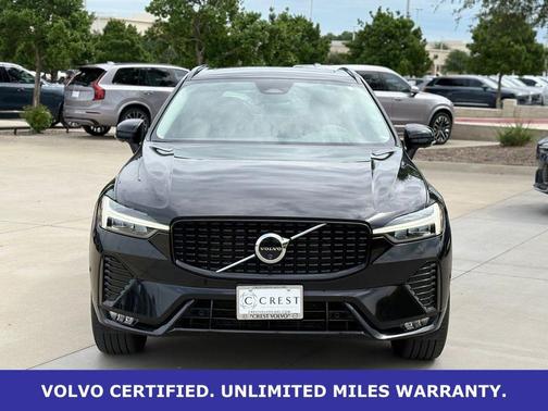 Onyx Black Metallic 2025 Volvo XC60 B5 Plus