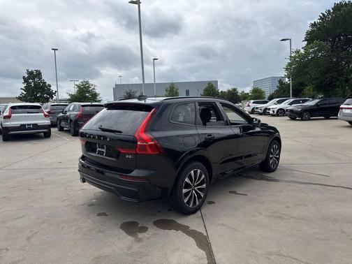 Onyx Black Metallic 2025 Volvo XC60 B5 Plus