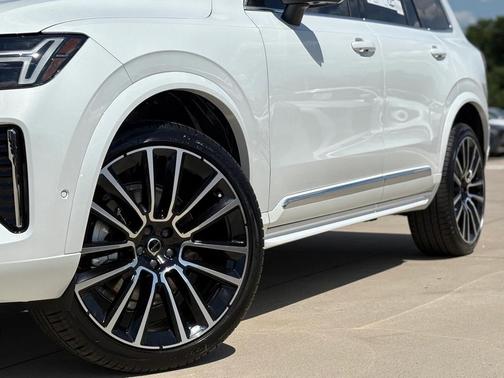 2026 Volvo XC90 B6 Ultra 6-Seater