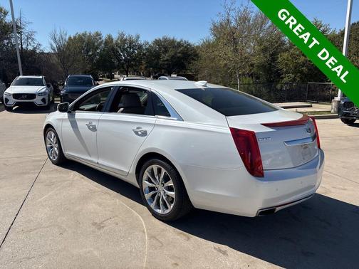Crystal White Tricoat 2016 Cadillac XTS Premium