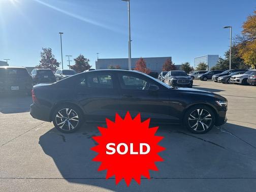 2024 Volvo S60 B5 Dark Theme