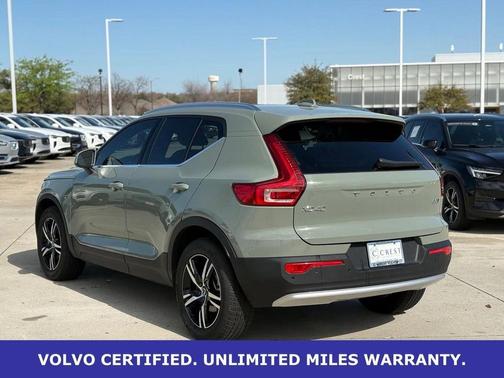2025 Volvo XC40 B5 AWD