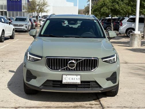 Sage Green Metallic 2025 Volvo XC40 B5 Core Bright Theme