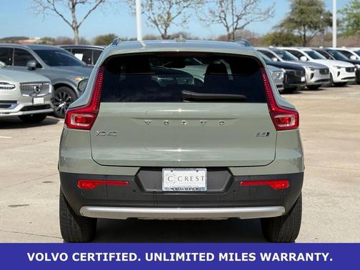 2025 Volvo XC40 B5 AWD