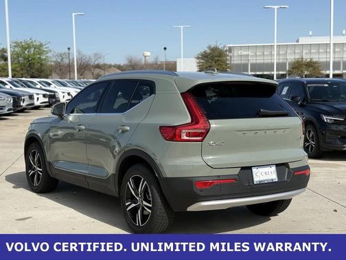 2025 Volvo XC40 B5 AWD