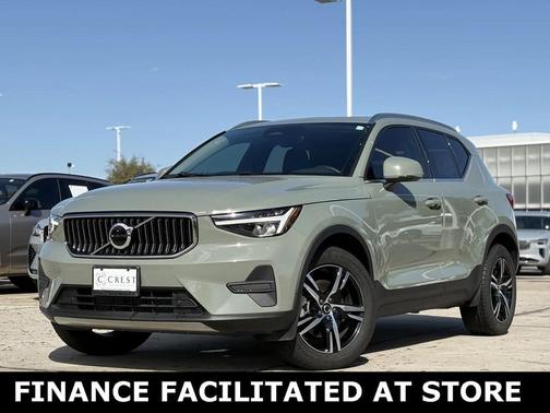 2025 Volvo XC40 B5 AWD