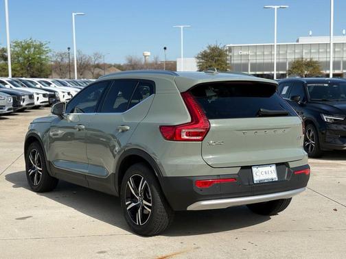 Sage Green Metallic 2025 Volvo XC40 B5 Core Bright Theme