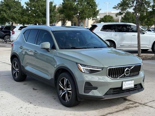Sage Green Metallic 2025 Volvo XC40 B5 Core Bright Theme