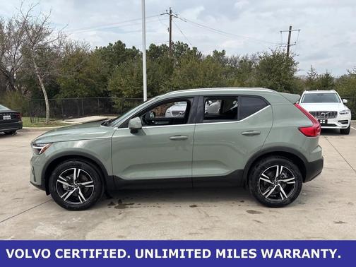 2025 Volvo XC40 B5 AWD