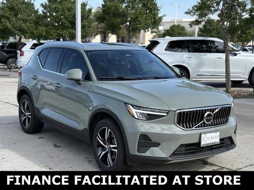 2025 Volvo XC40 B5 AWD