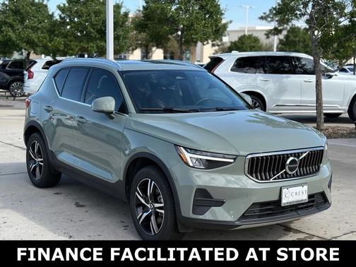 2025 Volvo XC40 B5 AWD