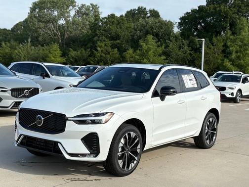 2026 Volvo XC60 B5 Plus