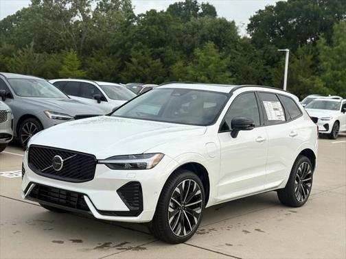 2026 Volvo XC60 Ultra Dark Theme
