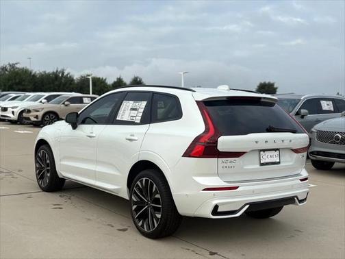 2026 Volvo XC60 Ultra Dark Theme